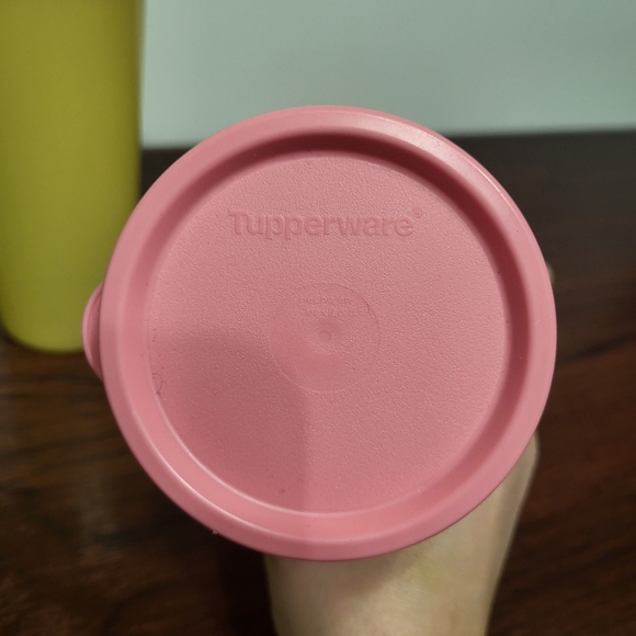 Tupperware #5107A Pastel Plastic 16 Ounce Tumbler Drinking Cups & Lids Set Of 4 - Picture 4 of 7